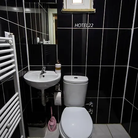 Hotel 22 *