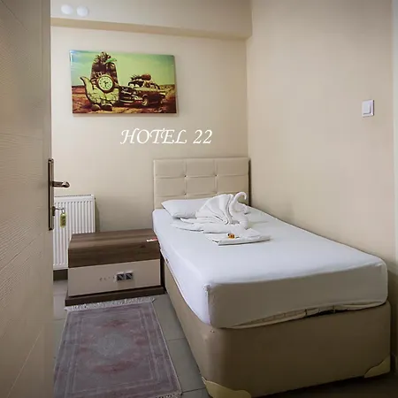 22 Hotel *