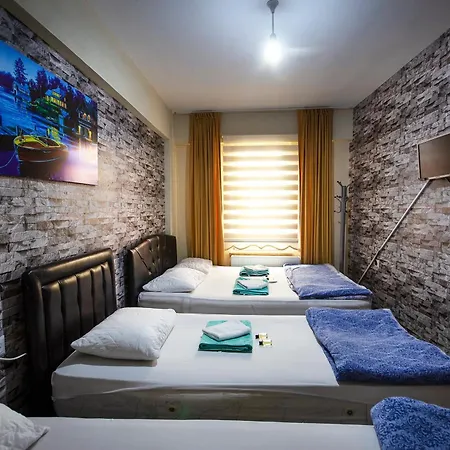 22 Hotel *